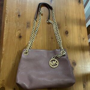 Michael Kors. Ross body/shoulder bag